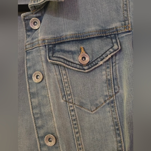 Light Blue Washed Button Up Denim Jacket with Pockets - Picture 5 of 8